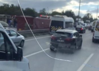 TIR devrildi; D 100'ün Ankara yönü ulaşıma kapandı