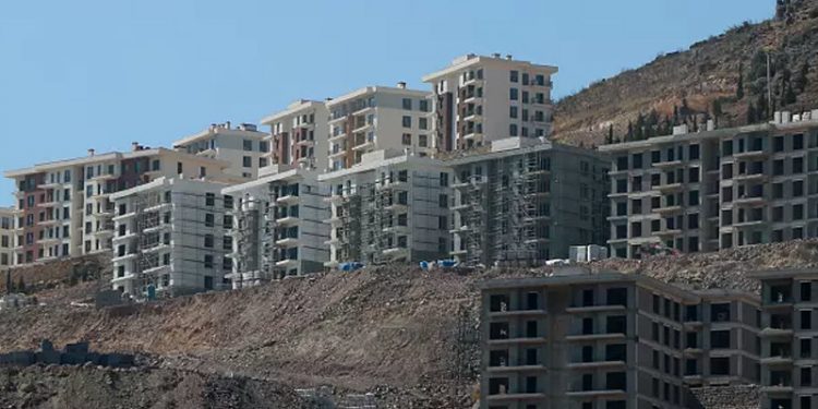 TOKİ, ihalesi tamamlanmayan projeler ve yavaş ilerleyen inşaatlar için ne diyor?