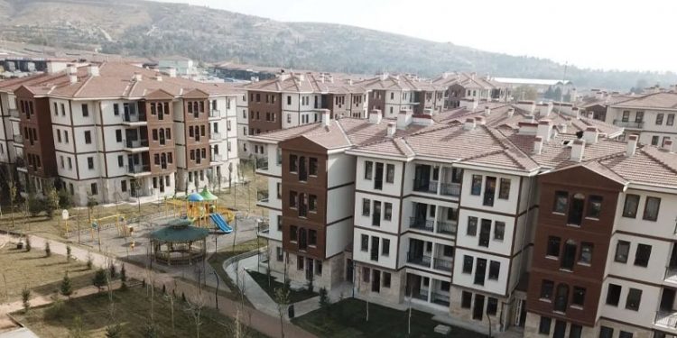 TÜRKİNŞA Başkanı: Firmalar batmaya devam ederken TOKİ projelerinin başarıya ulaşması gerçekçi değil