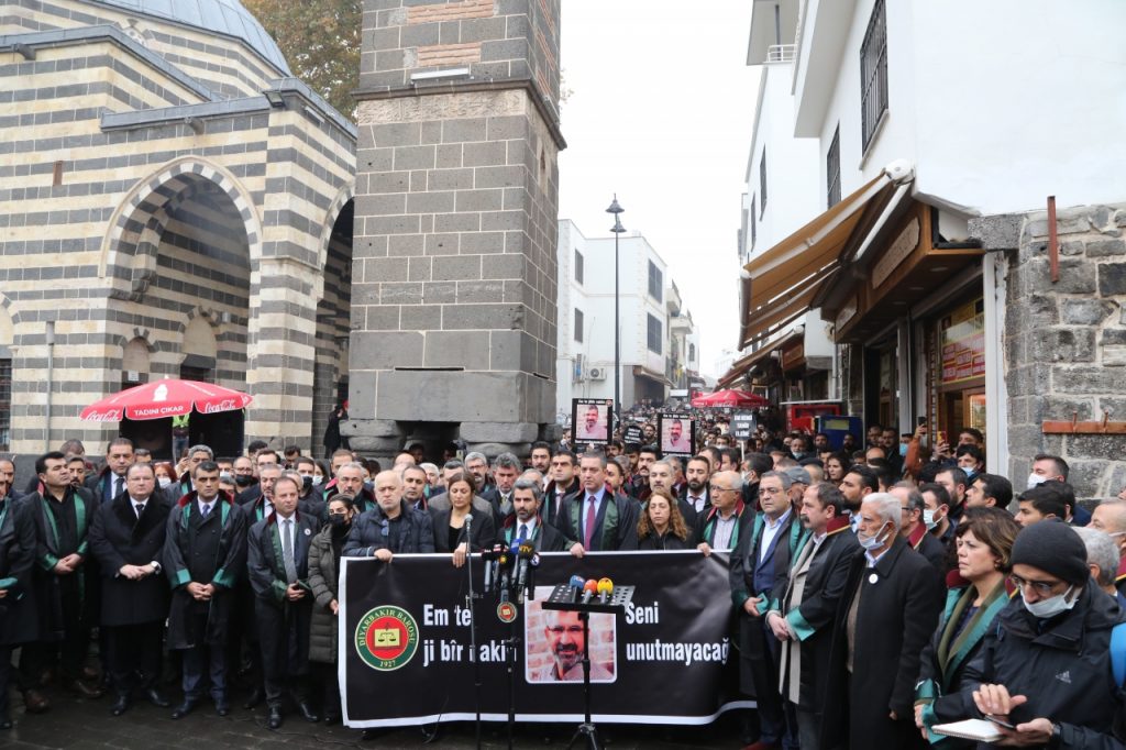 Tahir Elçi davasında Davutoğlu’nun tanık olarak dinlenmesinden vazgeçildi