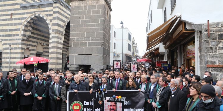 Tahir Elçi davasında Davutoğlu’nun tanık olarak dinlenmesinden vazgeçildi