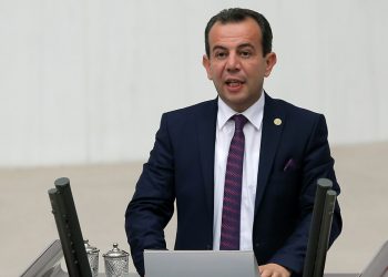 Tanju Özcan’dan ‘uzaklaştırma’ cezasına tepki: Ben CHP’nin öz evladıyım, et tırnaktan ayrılmaz