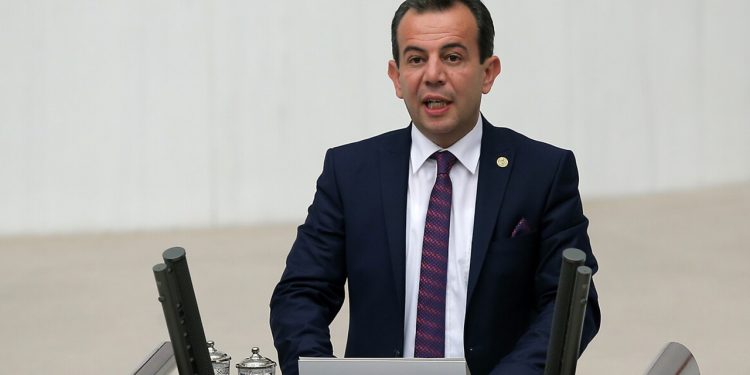 Tanju Özcan’dan ‘uzaklaştırma’ cezasına tepki: Ben CHP’nin öz evladıyım, et tırnaktan ayrılmaz