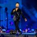 Tarkan, İzmir konserinin gelirini üç vakfa bağışladı