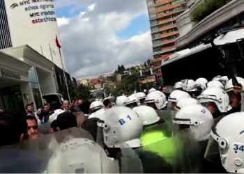 Tazminatlarını isteyen inşaat işçilerine polis müdahalesi: En az 15 gözaltı