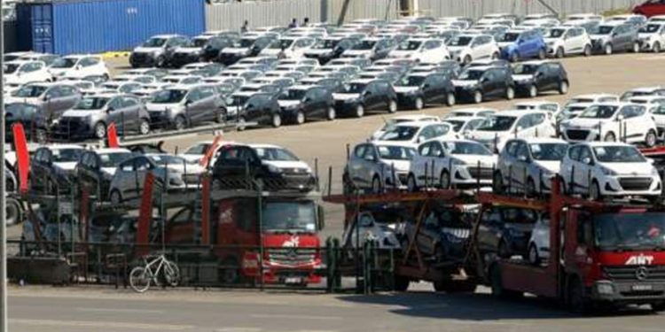 Ticaret Bakanlığı: İkinci el otomobil satışına kısıtlamalar yarın başlıyor