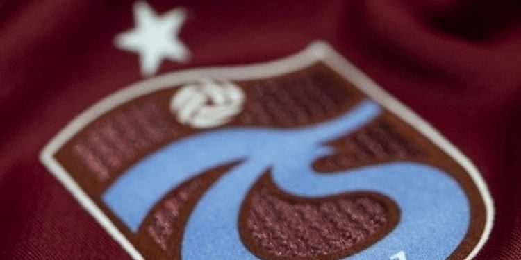 Trabzonspor'da 3 futbolcunun sözleşmesi uzatılarak mali şartları değiştirildi