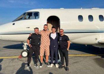 Trabzonspor'un yeni transferi Yusuf Yazıcı yola çıktı