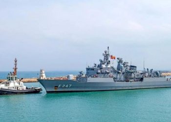 Türk savaş gemisi, yıllar sonra ilk kez İsrail limanına demir attı