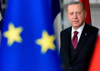 Türkiye Avrupa Siyasi Topluluğu zirvesine davet edildi