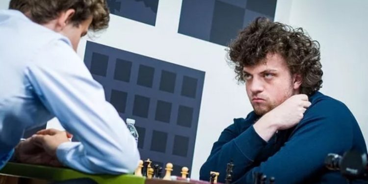 Turnuvayı yarıda bırakmıştı: Satranç şampiyonasında 'hile' krizi