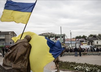 Ukrayna, ayrılıkçı bölgelerde düzenlenen referandumlara katılanların yargılanacağını duyurdu