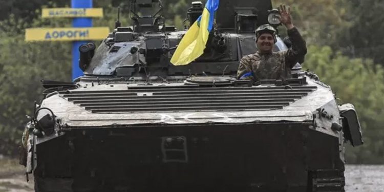 Ukrayna lideri Zelenskiy, bin kilometrekareyi Rusya'dan geri aldıklarını duyurdu