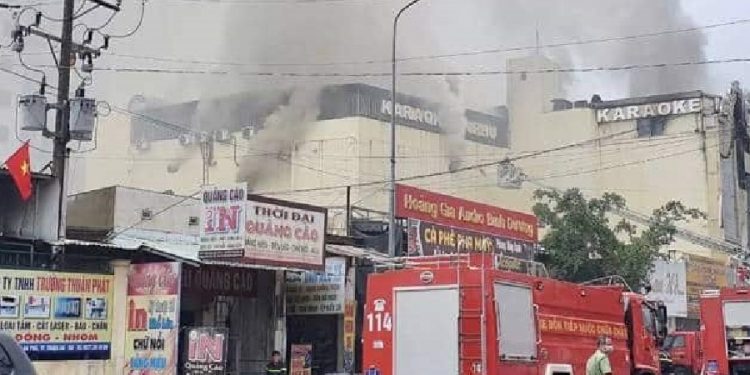 Vietnam’da karaoke barda yangın: 32 ölü