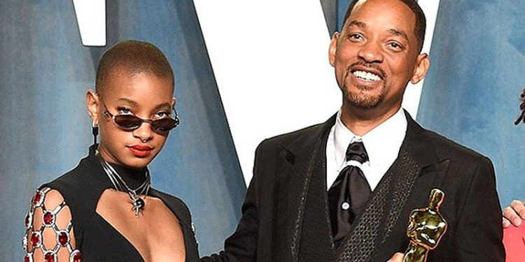 Willow Smith, babası Will Smith'le ilişkisini anlattı: "Aramızdaki en hiperaktif kişi"