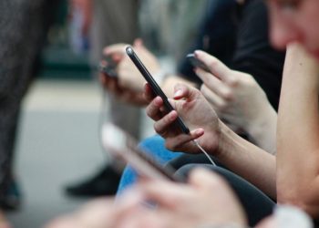 Yasa tasarısı yolda: Telefon üreticilerine katı kurallar geliyor!