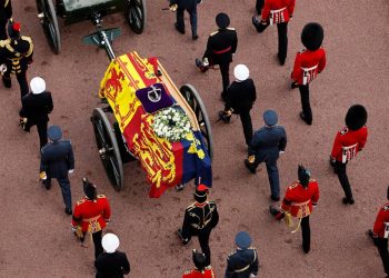 Yaşam pahalılığı krizinin tartışıldığı Britanya'da Kraliçe Elizabeth'in vergilerle karşılanacak cenaze töreninin maliyeti merak ediliyor