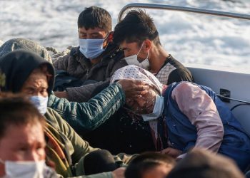 Yunanistan Türkiye'yi sığınmacıları geri itmekle suçladı