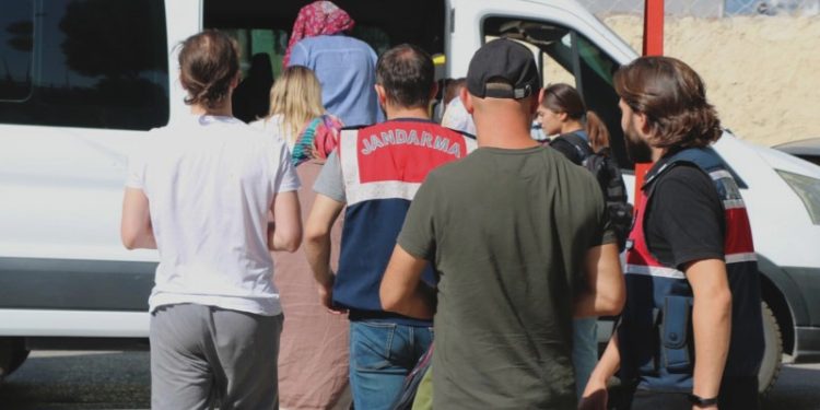 Yunanistan'a geçmeye çalışan 7 'FETÖ' hükümlüsü ile 4 organizatör yakalandı