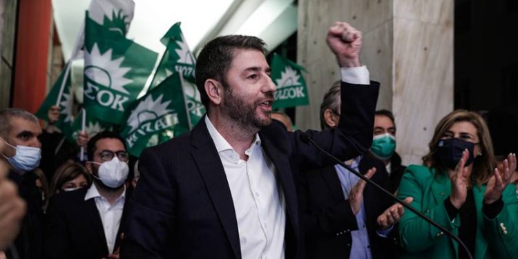 Yunanistan'da telefonu dinlenen muhalefet lideri Andrulakis: Siyasi komplo kurbanıyım