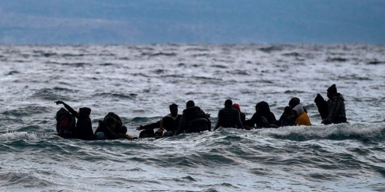 Yunanistan'ın geri ittiği 6 göçmen öldü