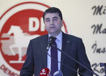 Yüzde 25 kira zammını az bulan Afgan ev sahibi, DP Genel Başkanı’nı evden çıkardı