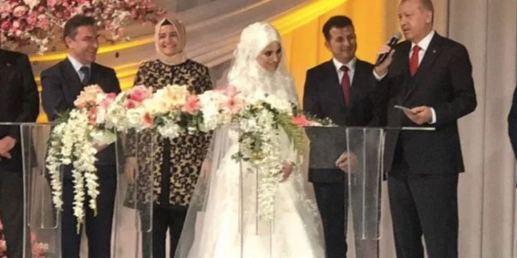 Zehra Taşkesenlioğlu istedi, mahkeme Ünsal Ban'a yasak koydu