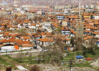 ‘Yoksula konut’ projesinden de rant çıktı: Projenin başındaki ismin akrabaları gecekondu toplamış