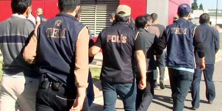 35 öğretmene ‘terör’ operasyonu: Suçları, mağdur ailelerin çocuklarına fazla indirim yapmak!