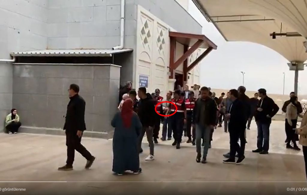 6 yıldır hücrede tutulan Haşim Güney, oğlunu elleri kelepçeli uğurladı