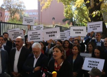 HDP milletvekilleri tecride karşı Adalet Bakanlığı’na yürüdü