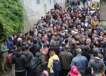 Üç madenci yan yana defnedildi: İhmal vardı, hesabını sorun