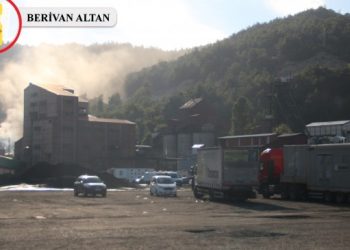 Üç arkadaş yan yana defnedildi: 45 gün önce izne çıkacaklardı, ihmal var