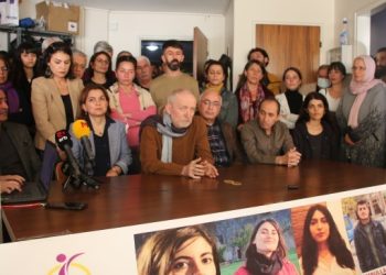 Gazetecilerin tutuklanması Ankara’da protesto edildi