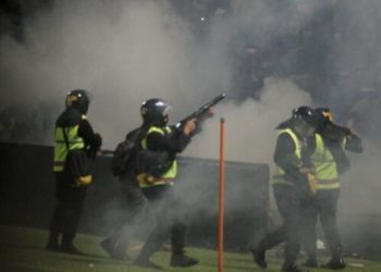 Endonezya’da futbol maçında izdiham: 174 kişi yaşamını yitirdi
