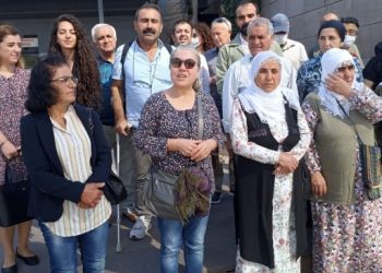 Bayraklı Adliyesi önünde Adalet Nöbeti