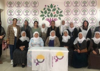Barış Anneleri, kimyasal saldırılara karşı yürüyüşe çağırdı