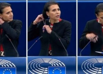 AP’de ‘Jin jiyan azadi’ sloganıyla saçlarını kesti