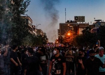 Doğu Kurdistan’dan Belucistan’a halk isyanda