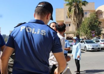 Şenyaşar ailesine engel olan polis: Burası eviniz değil!