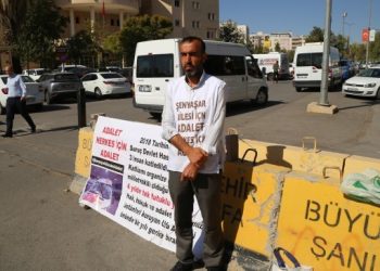 Zabıtalar Şenyaşar ailesinin pankartına el koydu: Savcı rahatsız!