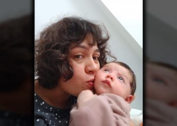 Emzirme için emniyete götürülen Arin bebeğe çıplak arama