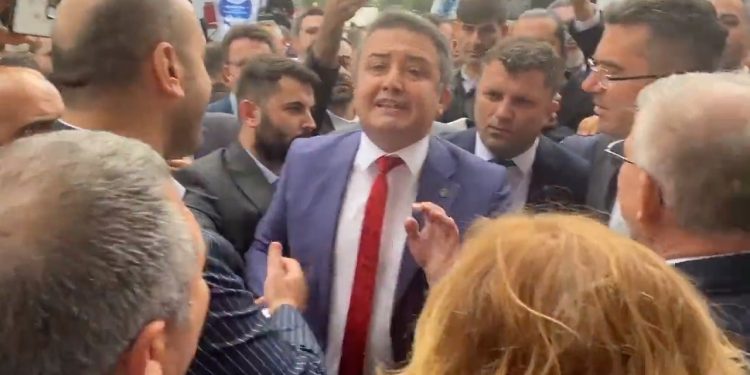 Ahmet Davutoğlu’nun Erzurum Tanıtım Günlerine katılması engellendi