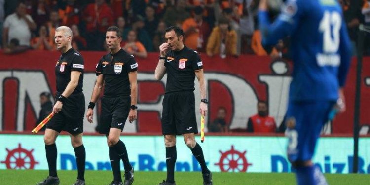 Ali Palabıyık için çarpıcı iddia: VAR çağırdı ama izlemeye gitmedi!