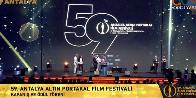 Altın Portakal’a, ödül töreni konuşmaları damga vurdu; Gezi, Boğaziçi direnişi, Cumartesi Anneleri…