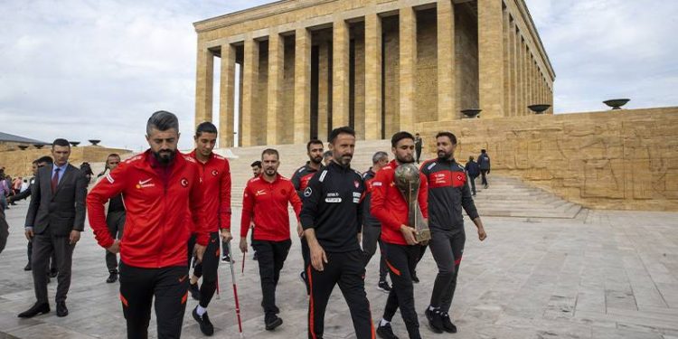 Ampute Milli Takımı’ndan Anıtkabir ziyareti