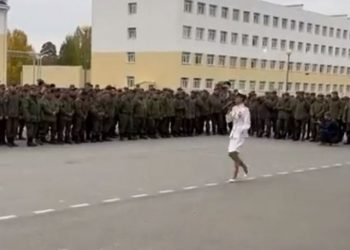 Askere alınan yeni Rus askerlerine moral videosu sosyal medyanın gündeminde