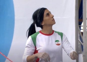 Asya tırmanış final yarışmasına başörtüsüz katılan İranlı sporcu Rekabi cezaevine gönderilecek