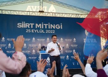 Babacan: Cep telefonu ve araba almayı ‘aşağılık bir heves’ olarak gören anlayış ülkeyi yönetiyor
