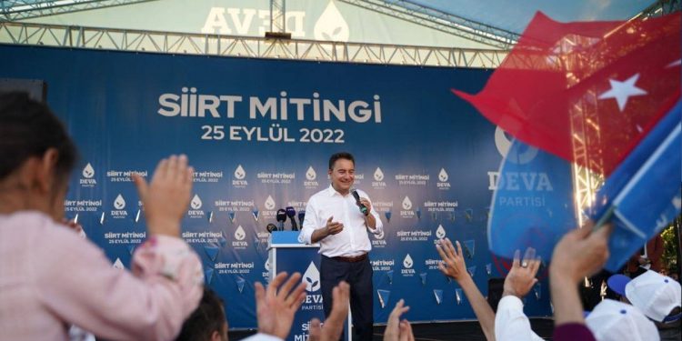 Babacan: Cep telefonu ve araba almayı ‘aşağılık bir heves’ olarak gören anlayış ülkeyi yönetiyor